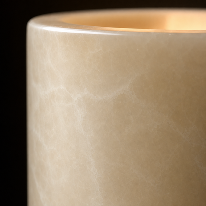 White onyx texture detail of the Scintilla Motia candle