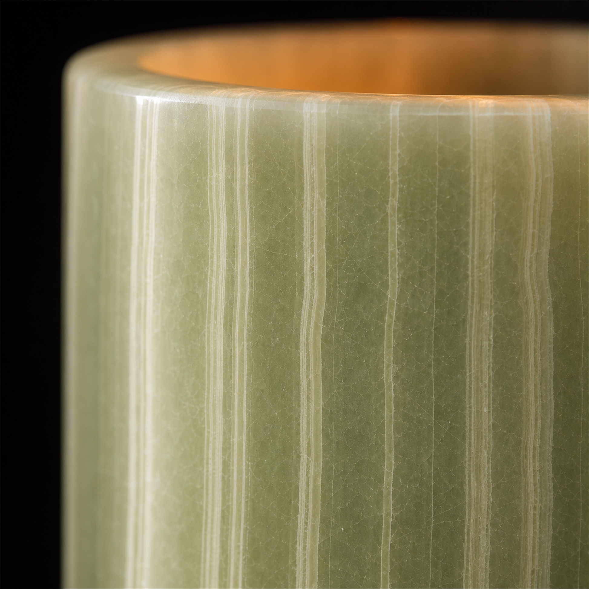 Green onyx texture detail of the Scintilla White Musk candle
